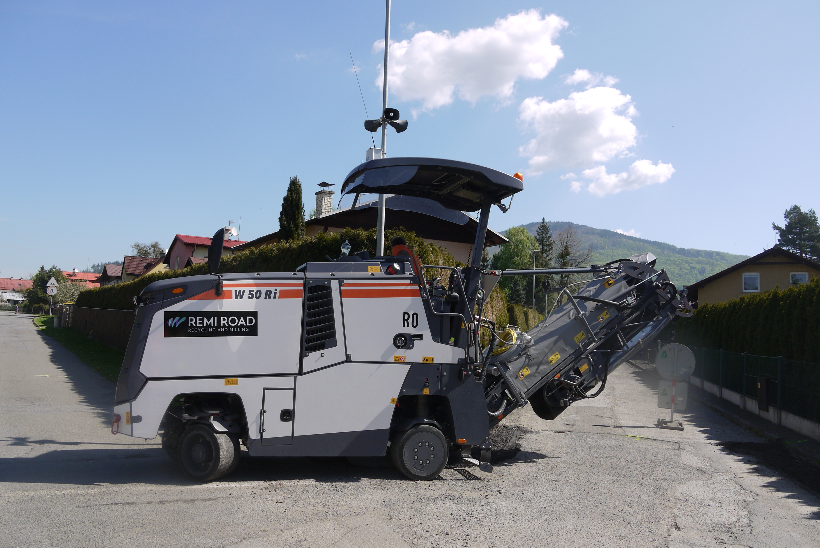 Wirtgen W 50Ri - boční pohled